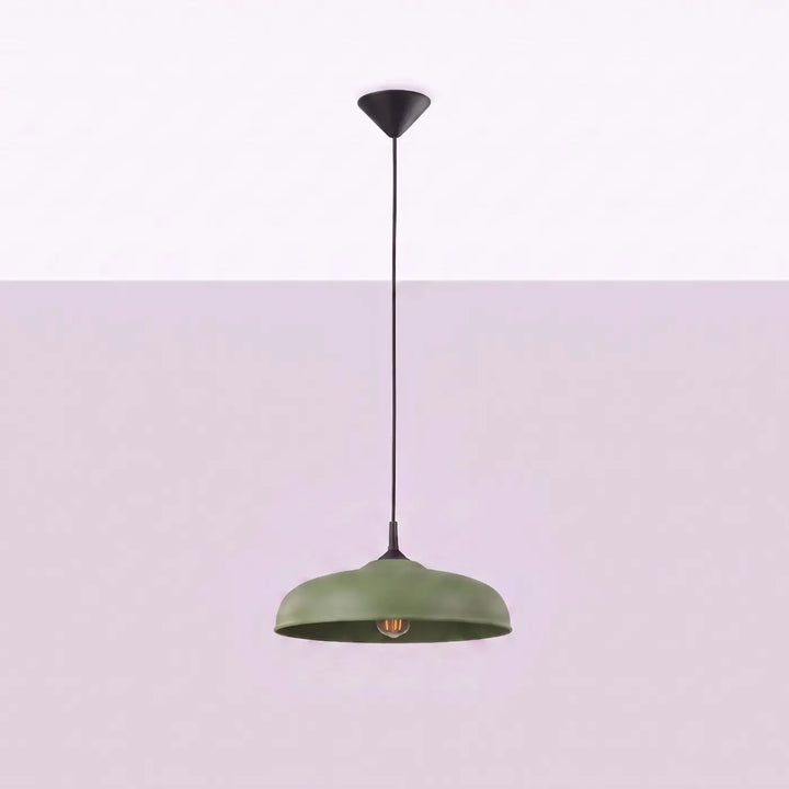 Suspension Luminaire vert olive éteinte, vue rapprochée