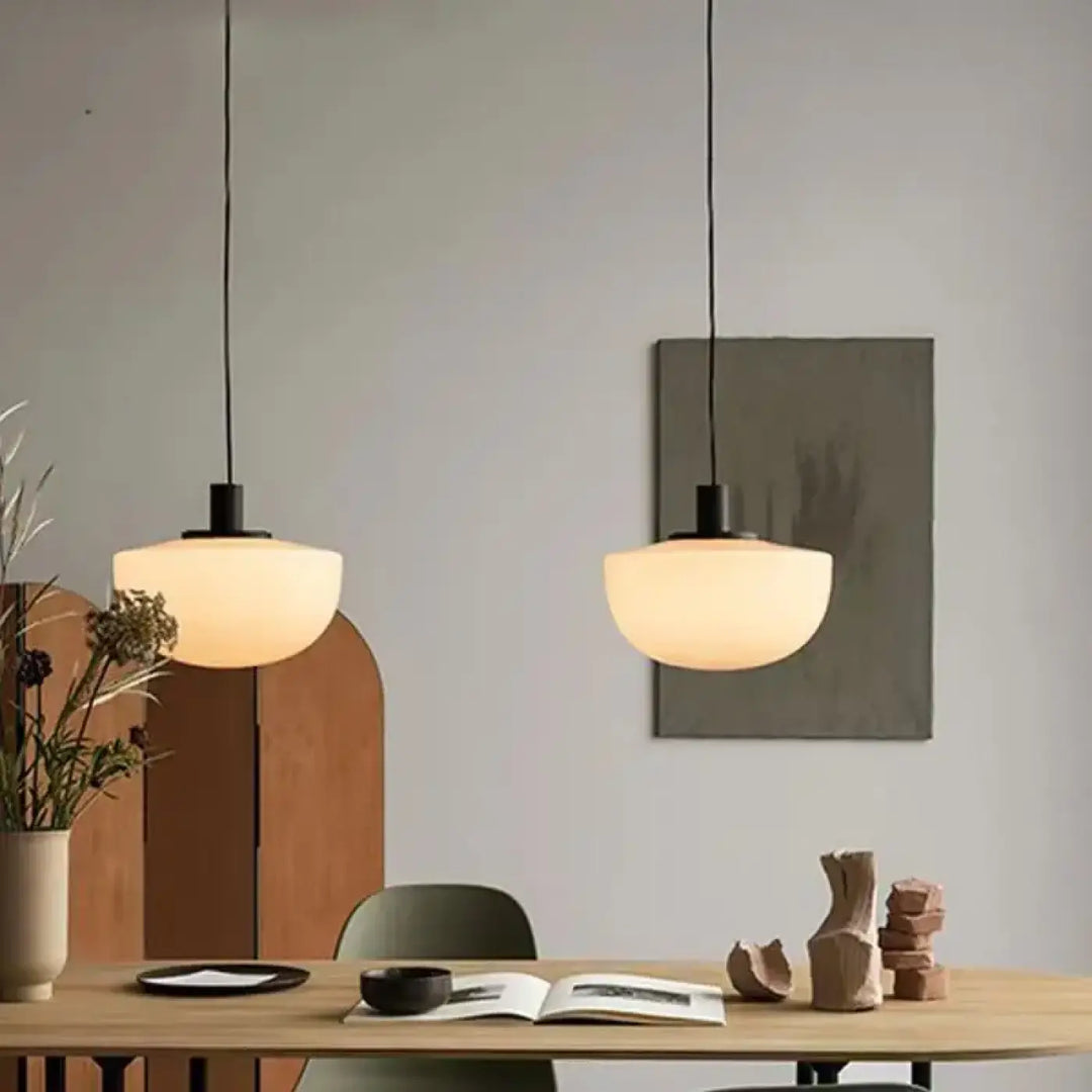Suspension double moderne avec boules en verre blanc mat design