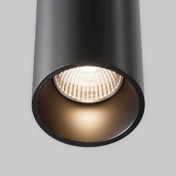 Suspension efir cylindre noire avec ampoule led chaude idéale pour éclairer au-dessus d’un îlot moderno