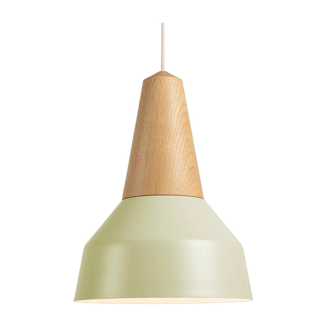 Suspension Eikon Basic en chêne avec abat-jour vert pistache #couleur_vert