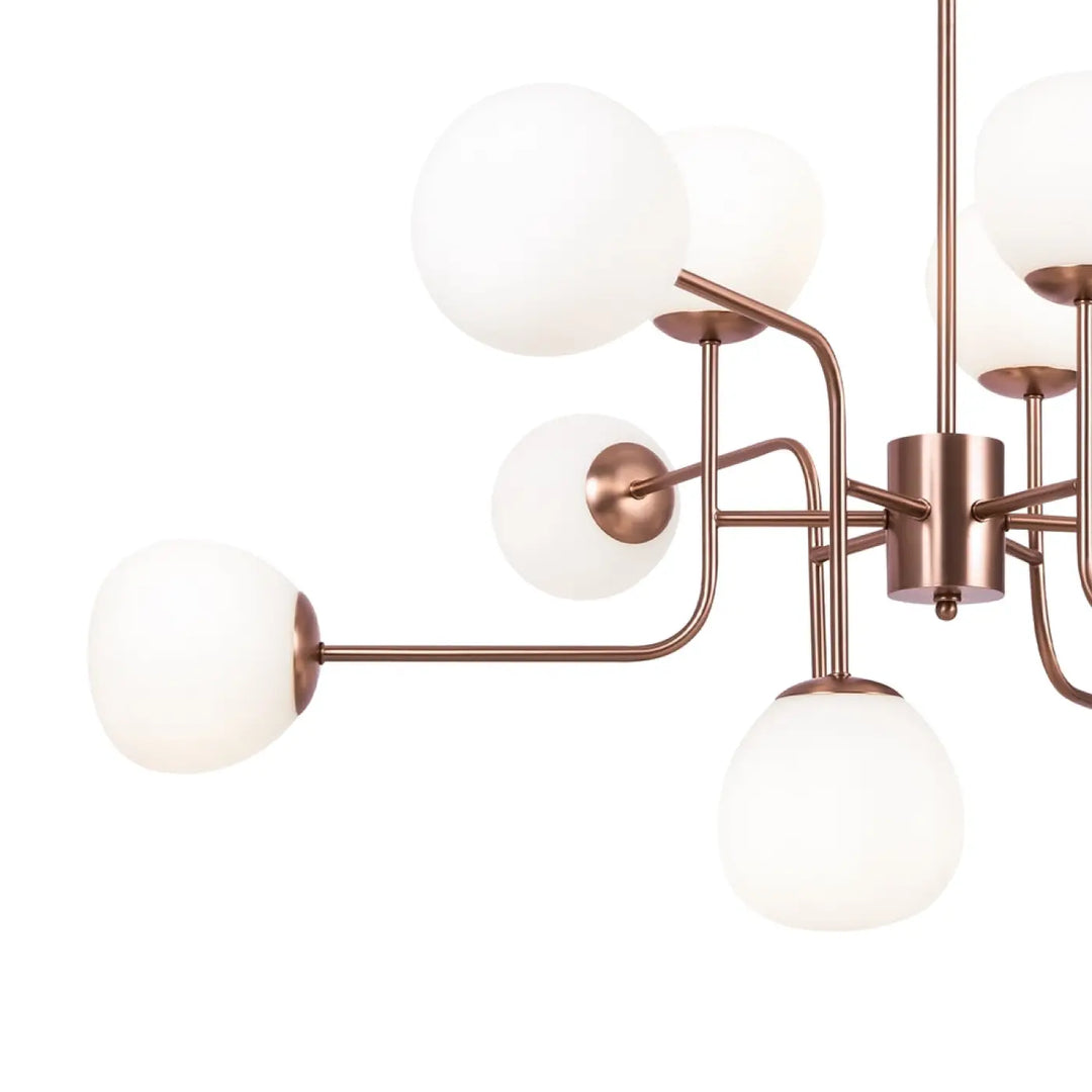 Suspension erich art déco en métal cuivre avec verre soufflé blanc givré et multiples globes sphériques élégants