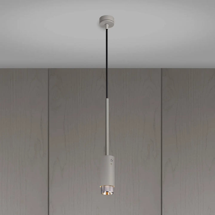 Suspension Exhaust à gravure quadrillée en aluminium coloris Pierre et détails en acier #couleur_argent
