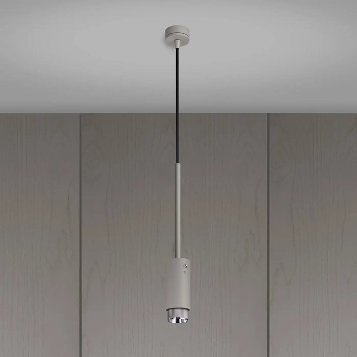 Suspension Exhaust à gravure quadrillée Pierre de Buster + Punch, finition acier #couleur_argent