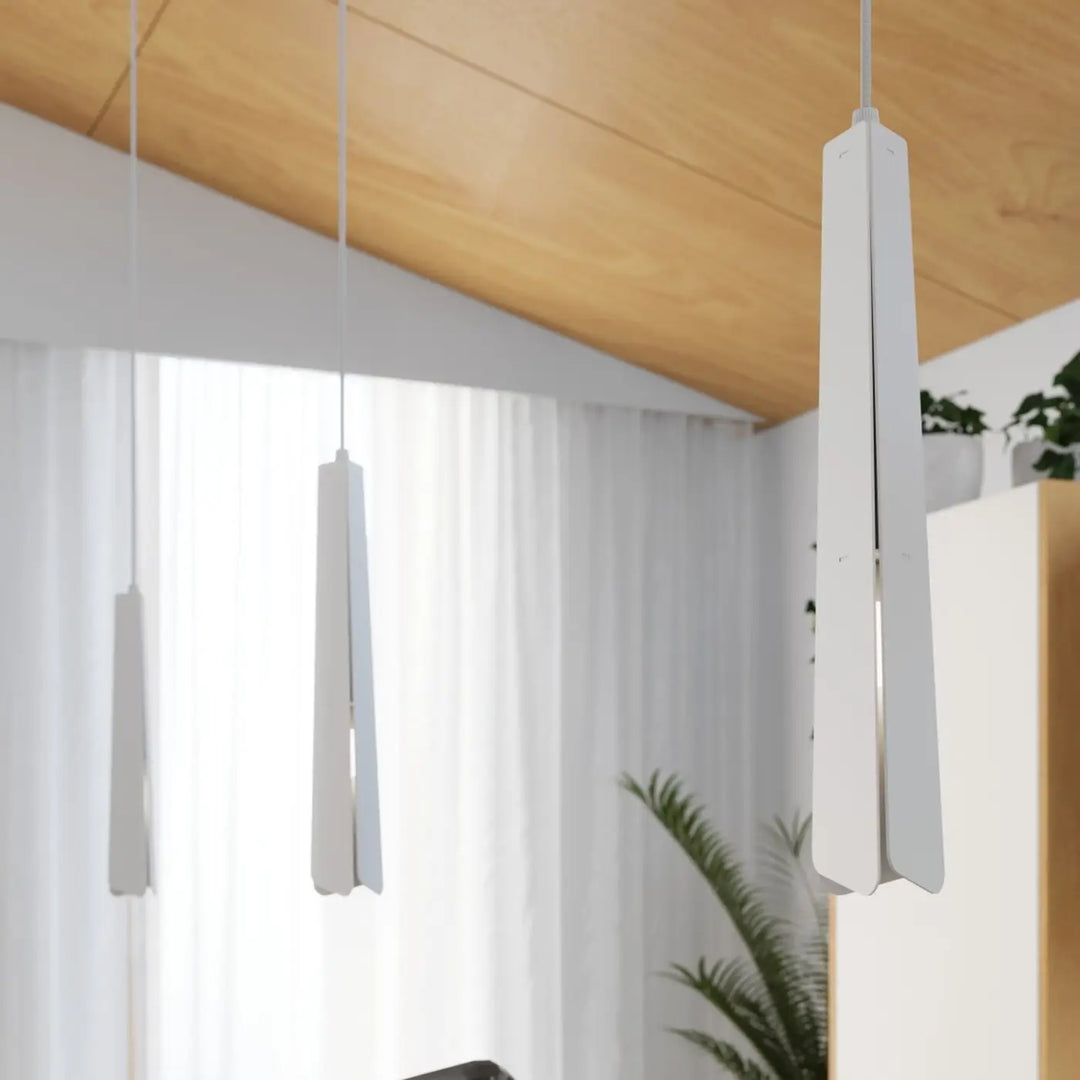 Suspension Luminaire blanc allumée, vue rapprochée