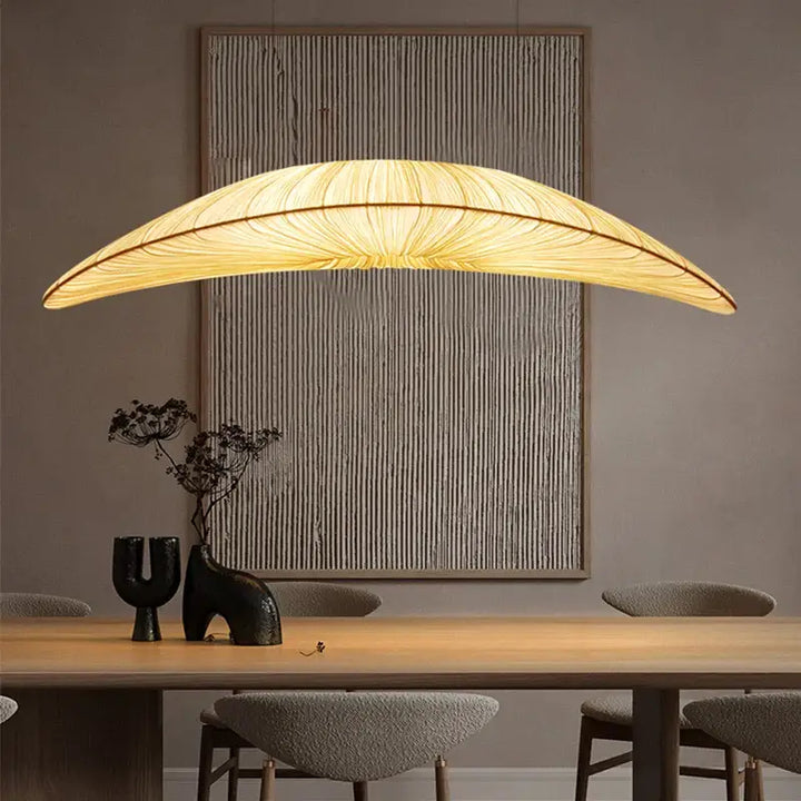 Suspension Feuille Courbée Design Moderne Éclairage Chaud

