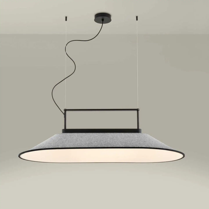 Suspension Shoemaker en feutre gris clair et structure noire #couleur_gris_clair