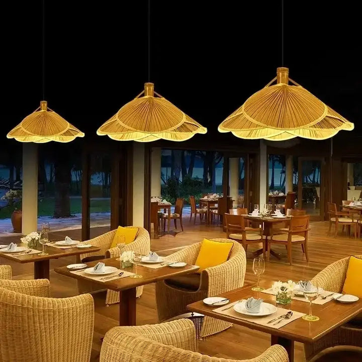 Suspension Fleur En Bambou Tressé Pour Ambiance Naturelle

