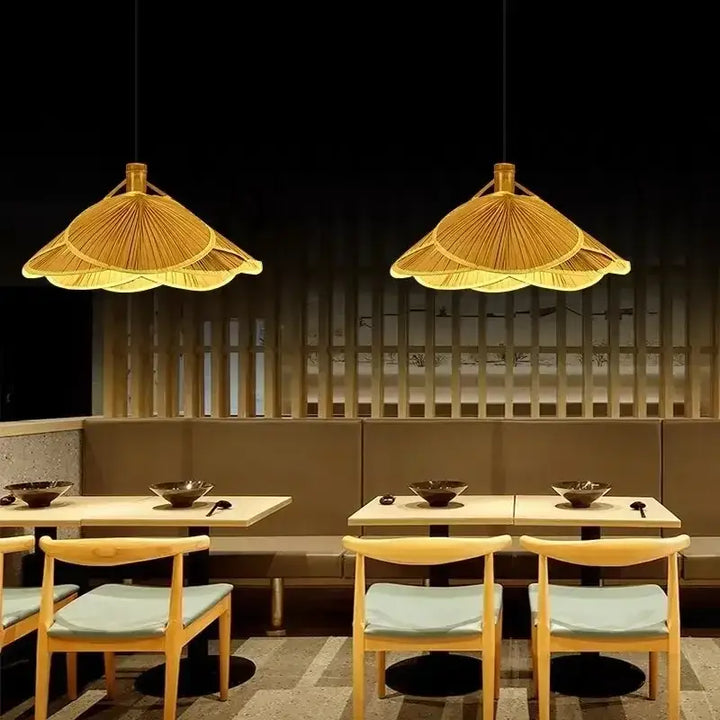 Suspension Fleur En Bambou Tressé Pour Ambiance Naturelle

