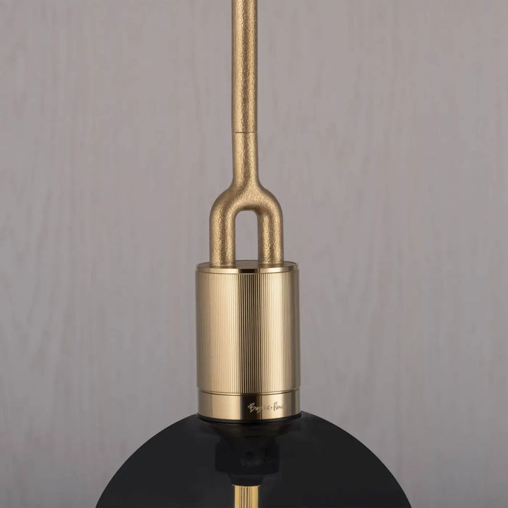 Suspension Forked Medium finition laiton avec globe en verre fumé #couleur_dor