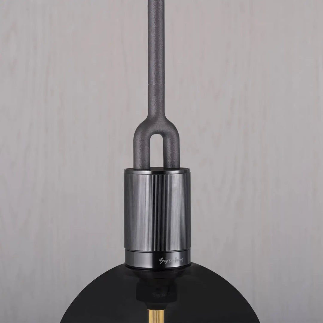 Suspension Forked Medium finition grise avec globe en verre fumé #couleur_gris