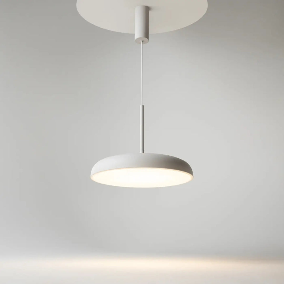 Suspension gerhard coupole arrondie blanche minimaliste avec led intégrée et lumière diffuse douce