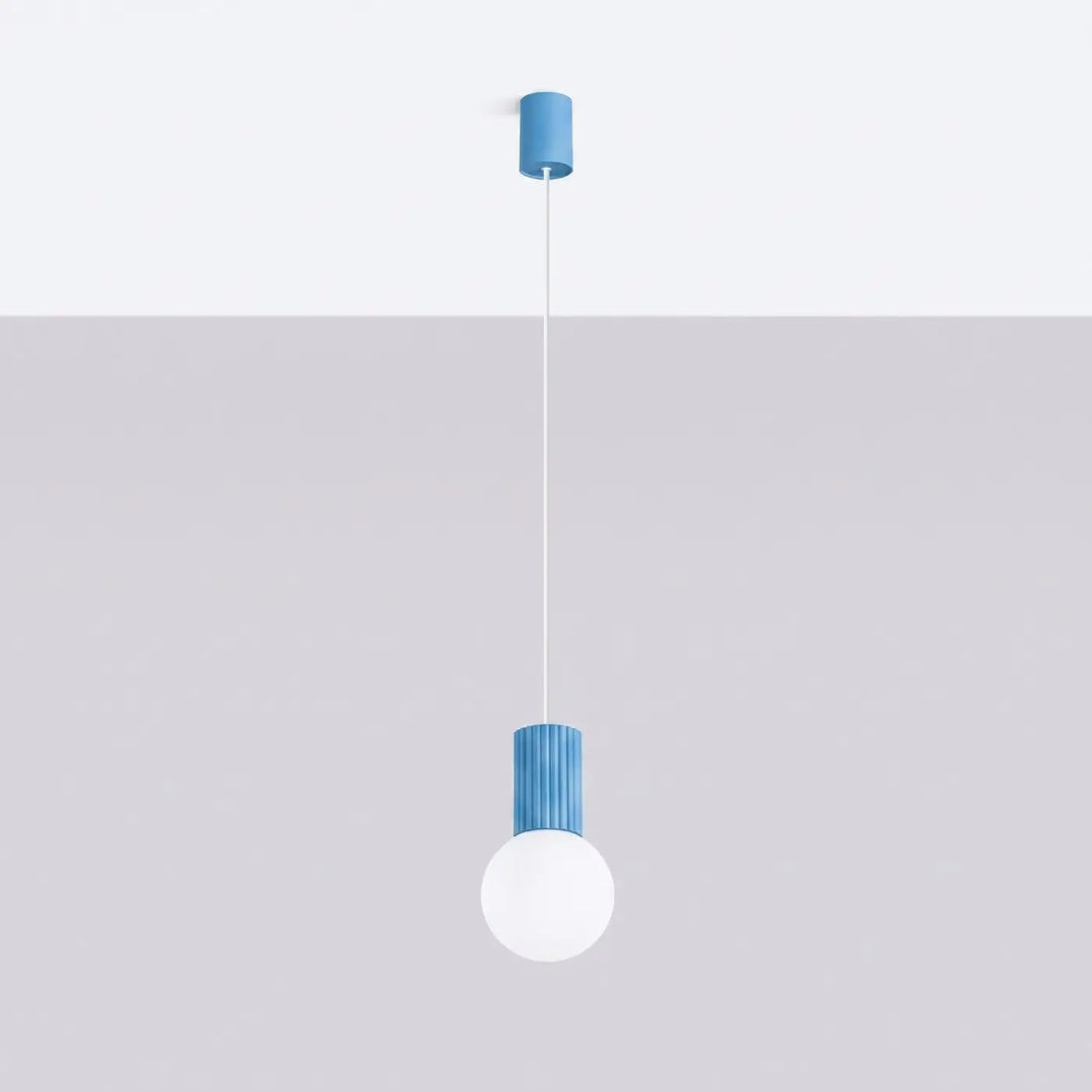 Suspension Luminaire bleu clair éteinte, vue rapprochée