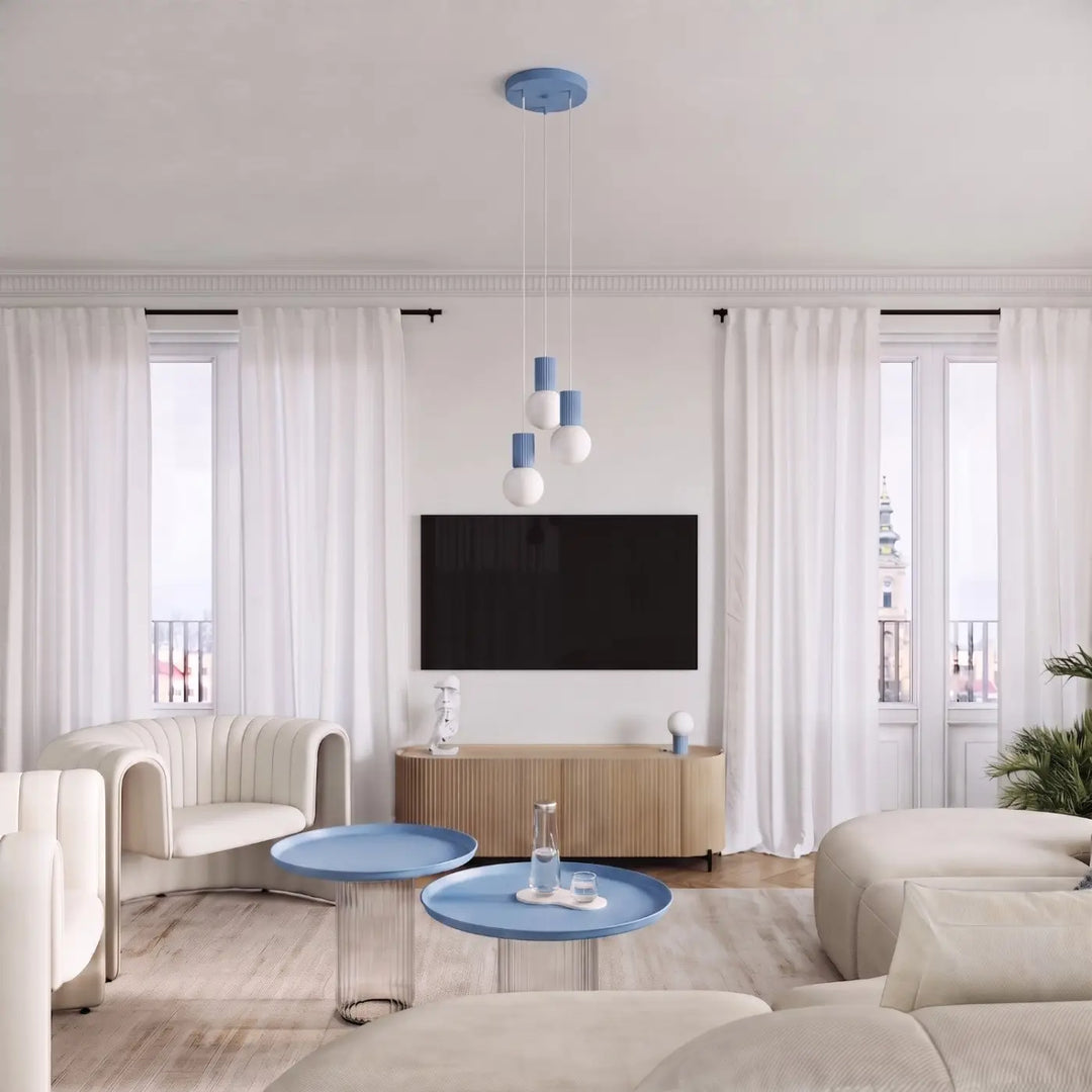 Suspension Luminaire bleu clair dans un intérieur contemporain