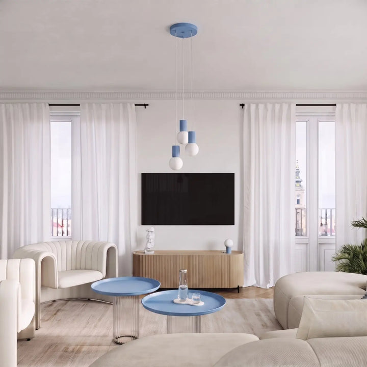 Suspension Luminaire bleu clair dans un intérieur contemporain