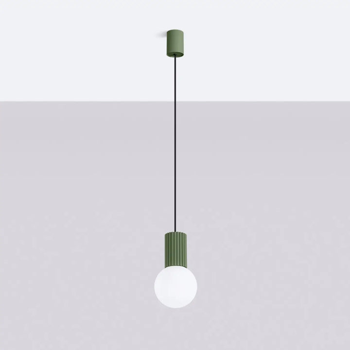 Suspension Luminaire vert olive éteinte, vue rapprochée