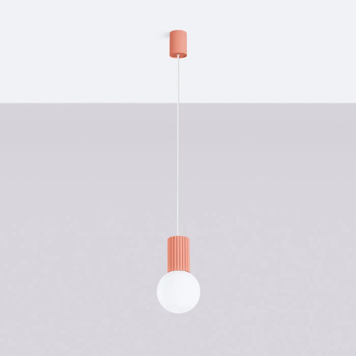 Suspension Luminaire pêche éteinte, vue rapprochée