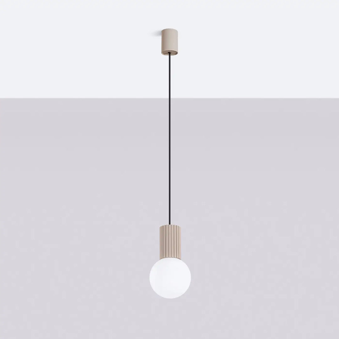 Suspension Luminaire taupe éteinte, vue rapprochée