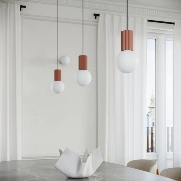 Suspension Luminaire moka allumée, vue rapprochée