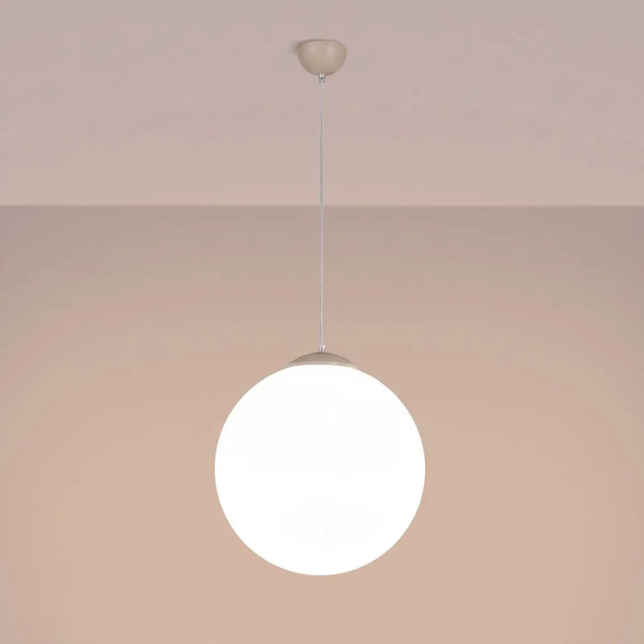 Suspension taupe allumée