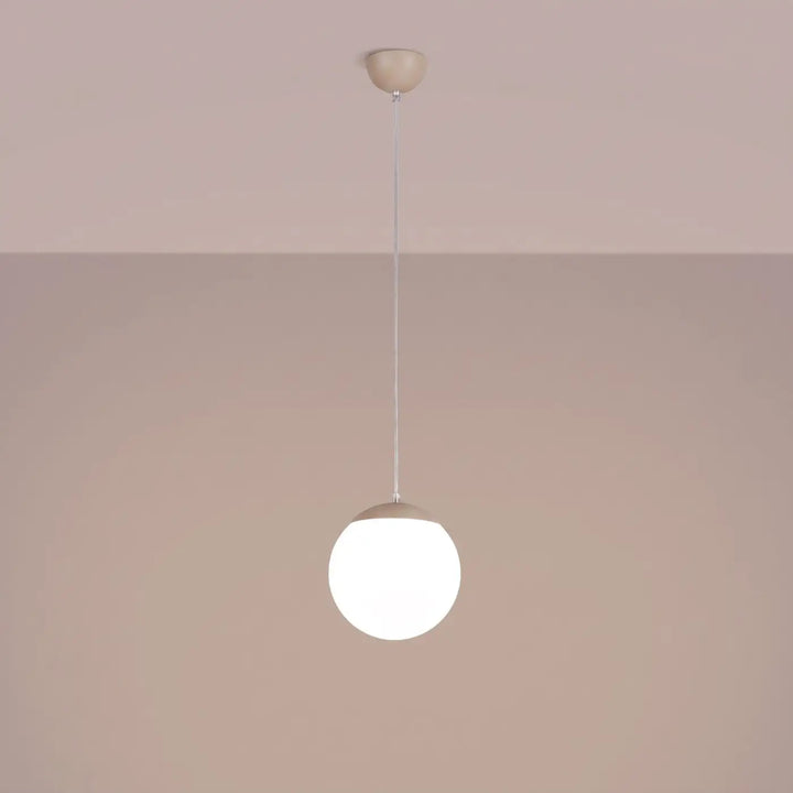 Suspension taupe allumée