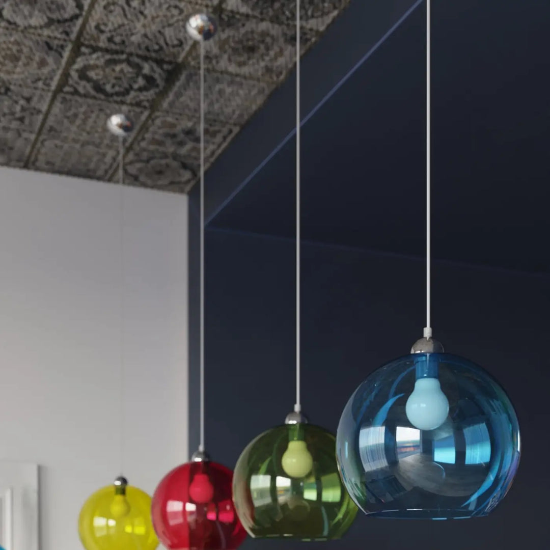 Suspension Luminaire graphite allumée, vue rapprochée