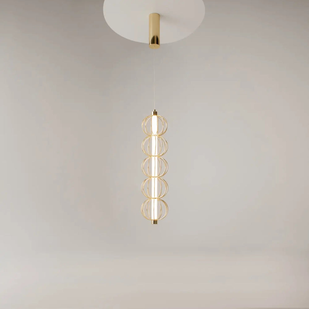 Suspension golden cage tube vertical en métal doré avec cinq anneaux circulaires empilés et ampoules intégrées