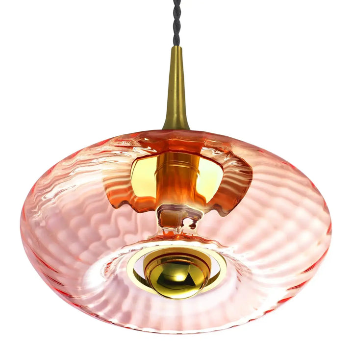 Suspension luminaire modèle grace en verre soufflé rose avec surface texturée ondulée et accents métal doré