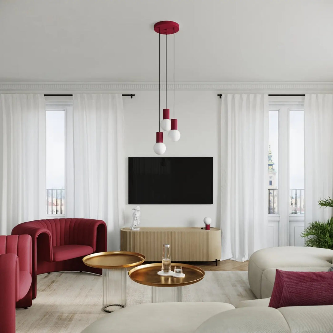 Suspension Luminaire bordeaux dans un intérieur contemporain