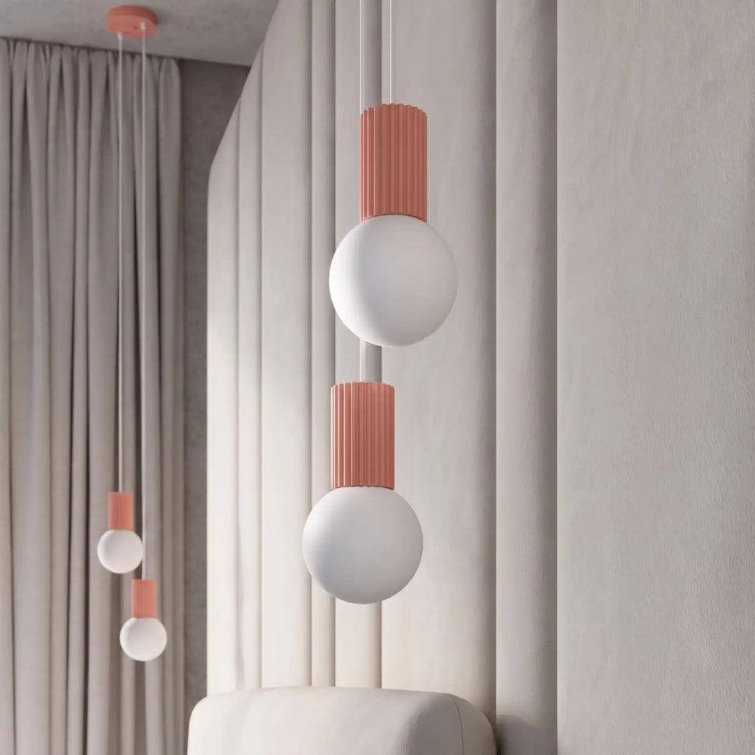 Suspension Luminaire pêche allumée, vue rapprochée