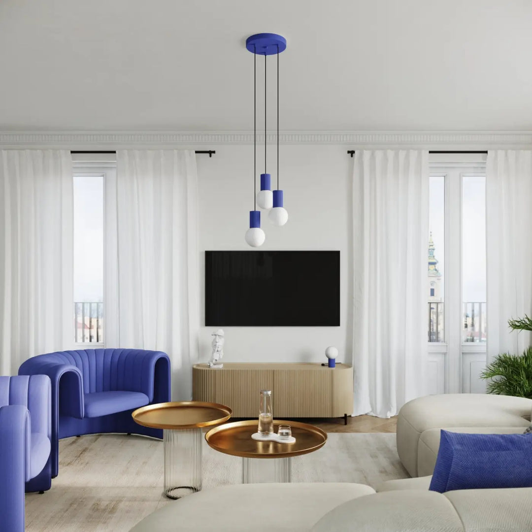 Suspension Luminaire outremer dans un intérieur contemporain