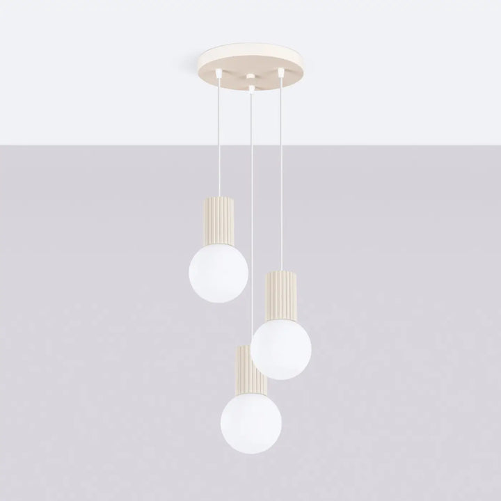 Suspension Luminaire beige éteinte, vue rapprochée