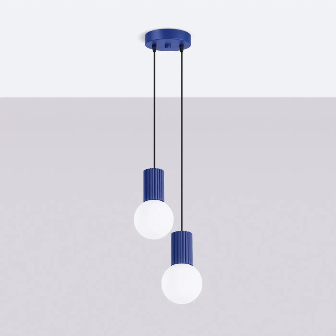 Suspension Luminaire outremer éteinte, vue rapprochée