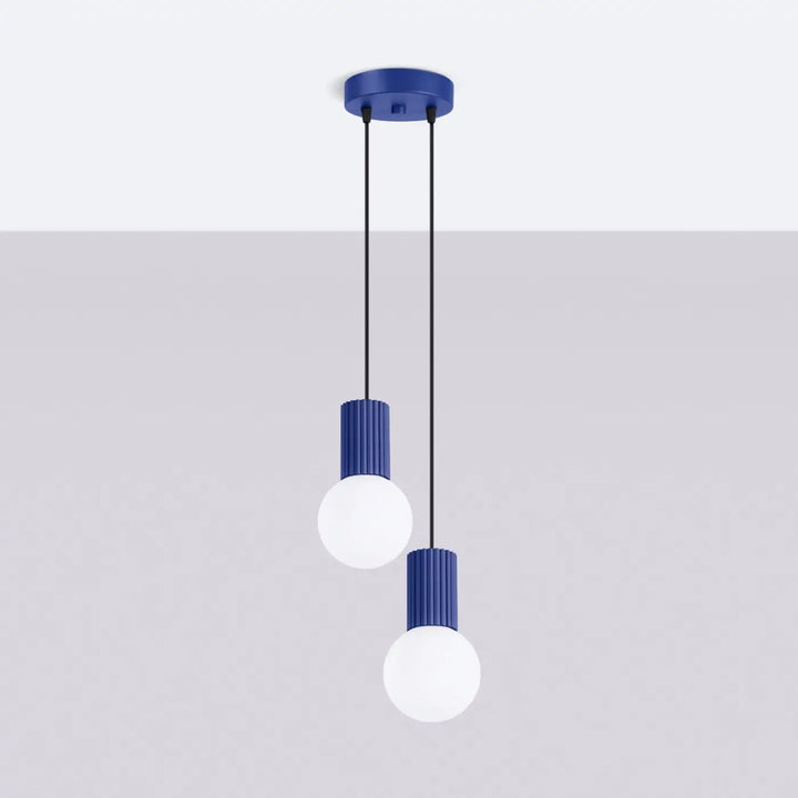 Suspension Luminaire outremer éteinte, vue rapprochée