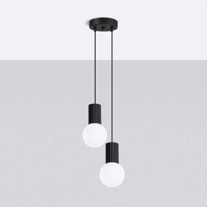 Suspension Luminaire noir éteinte, vue rapprochée