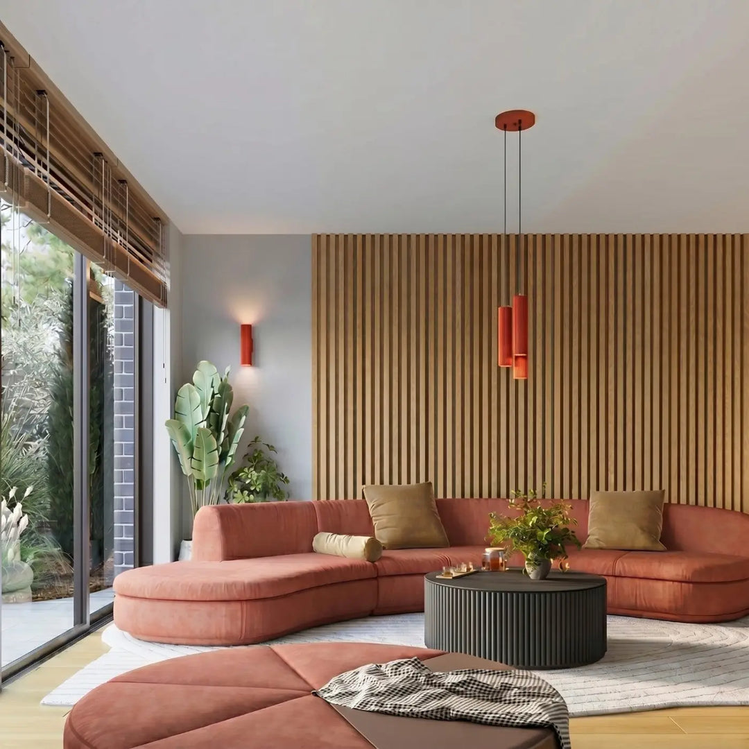 Suspension Luminaire rouge dans un intérieur contemporain