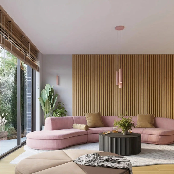 Suspension Luminaire rose dans un intérieur contemporain