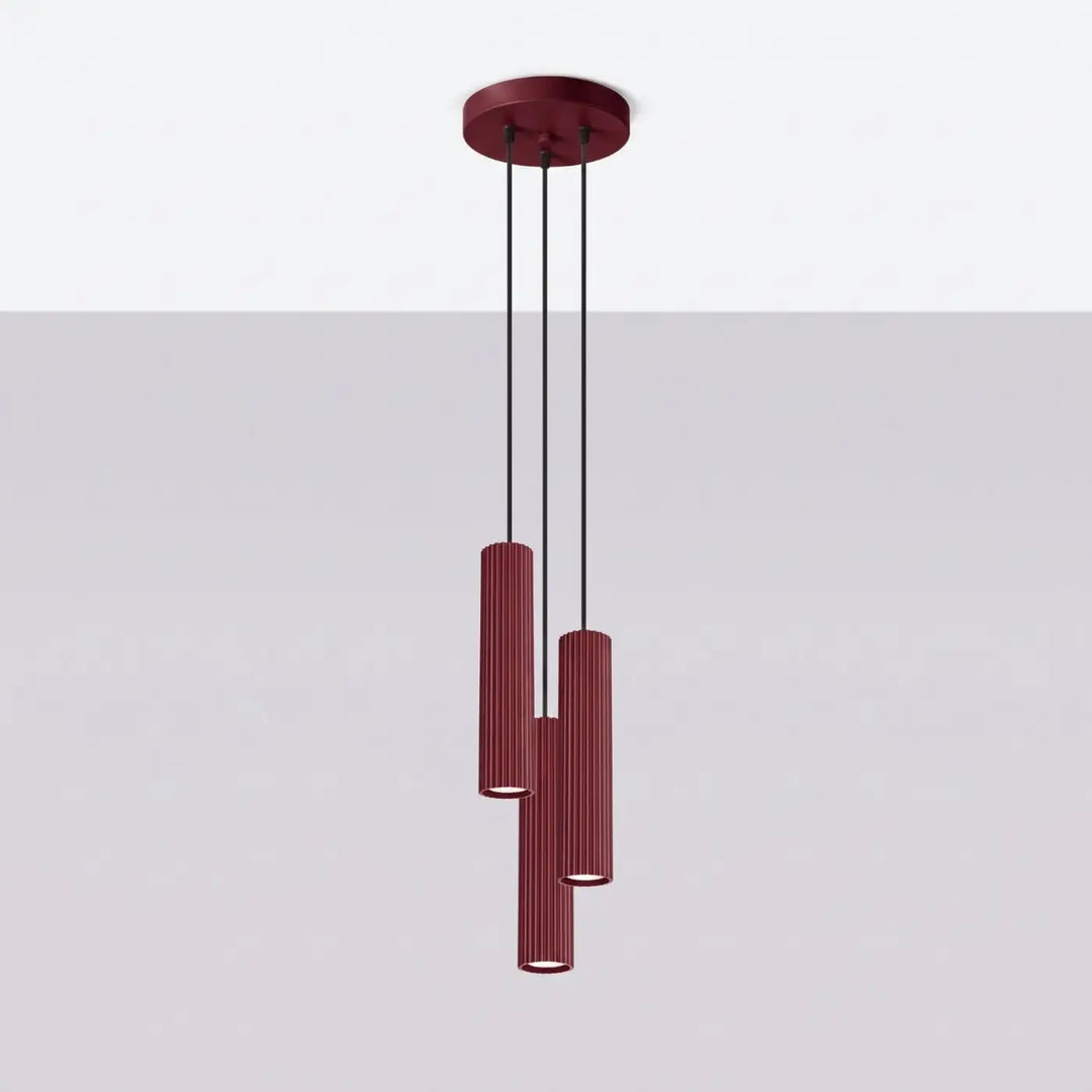 Suspension Luminaire bordeaux éteinte, vue rapprochée