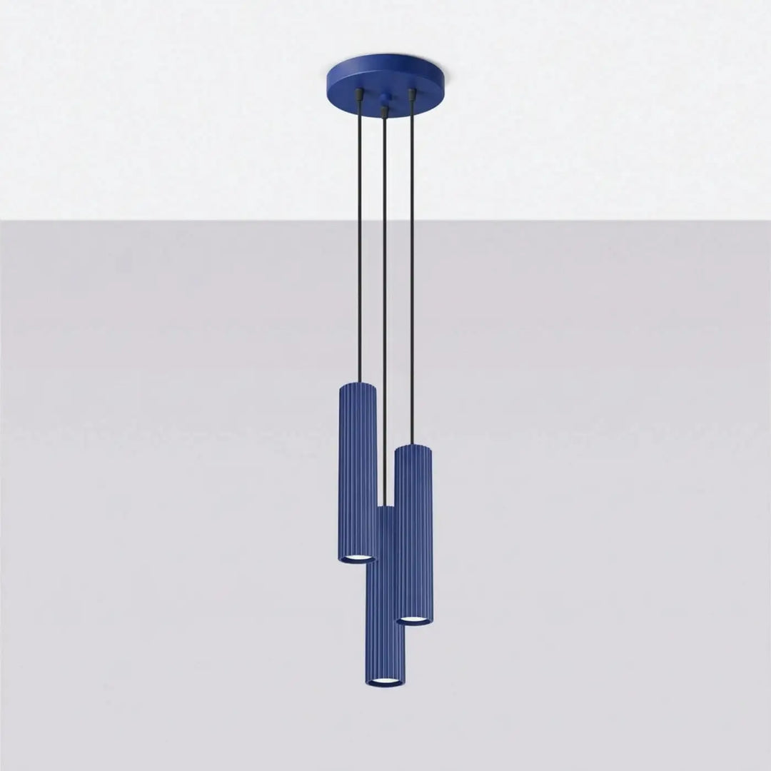 Suspension Luminaire outremer éteinte, vue rapprochée