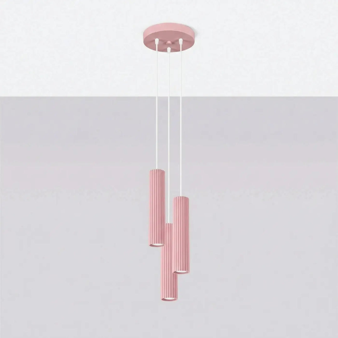 Suspension Luminaire rose éteinte, vue rapprochée