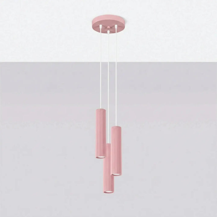 Suspension Luminaire rose éteinte, vue rapprochée