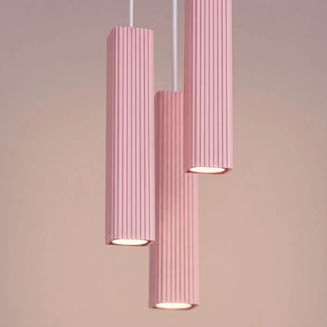 Suspension Rayo rose en grappe à 3 tubes cannelés, détail des cannelures