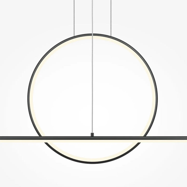 Suspension halo moderne noire avec anneau led blanc lumineux et accent barre horizontale en acier doré arc lumineux