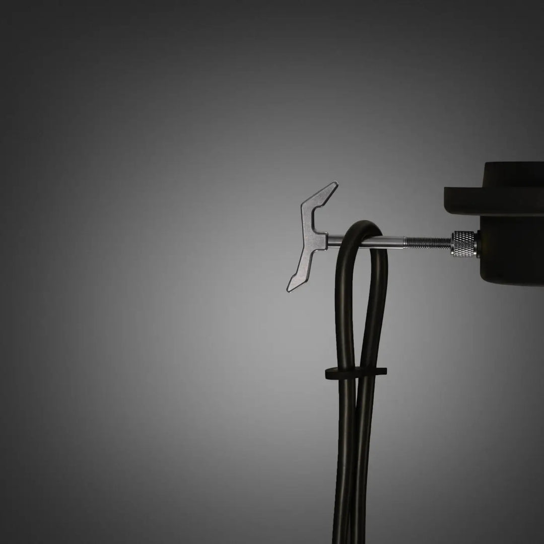 Suspension Hooked 1.0 Large graphite en acier, câble de 2 m #couleur_argent