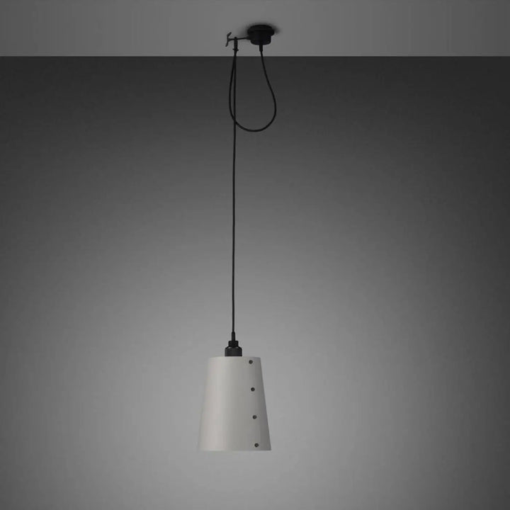 Suspension Hooked 1.0 Large à abat-jour coloris pierre, finition bronze fumé #couleur_gris