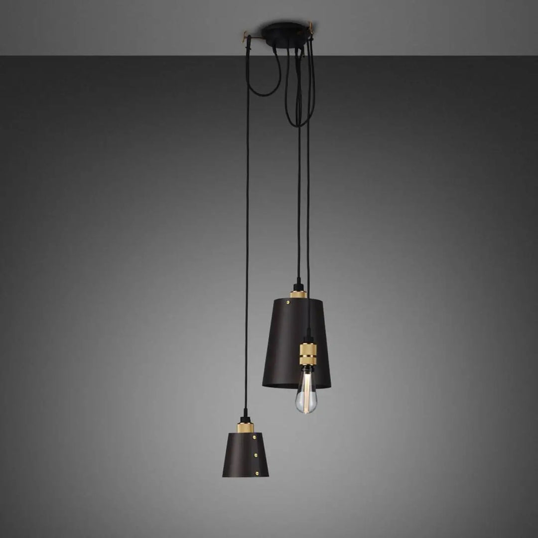 Suspension Hooked 3.0 à abat-jour graphite, finition laiton #couleur_dor