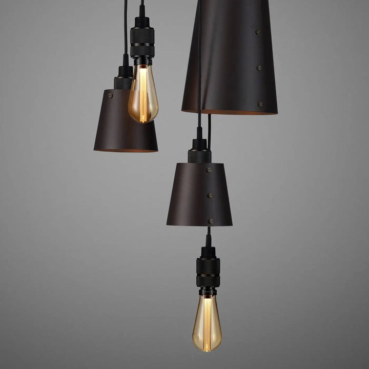 Suspension Hooked 6.0 en finition bronze fumé avec abat-jour en métal graphite, câble de 2,6 m #couleur_gris