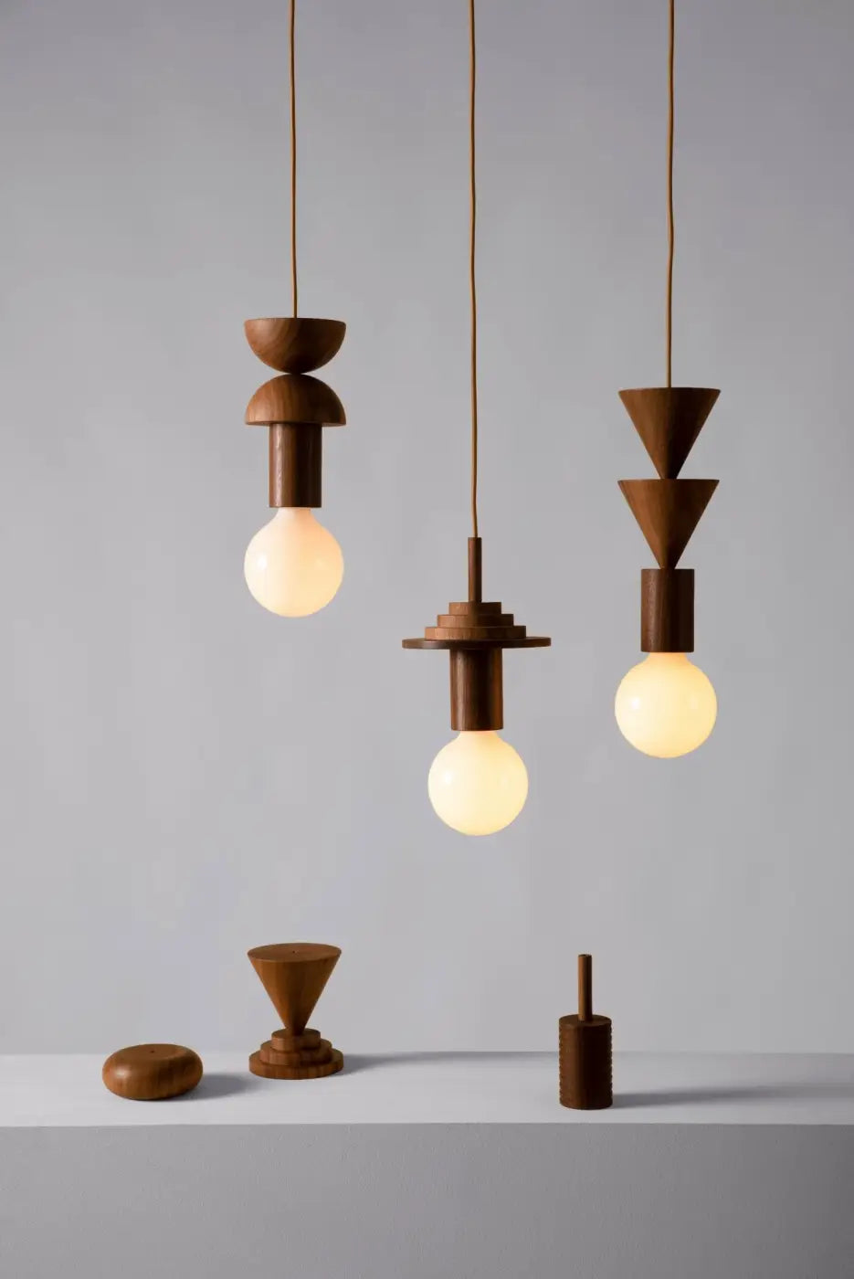 Suspension Junit Copla de Schneid Studio en bois tourné