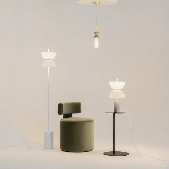 Suspension kyoto cylindre en acier noir avec lumière douce pour un éclairage élégant et moderne