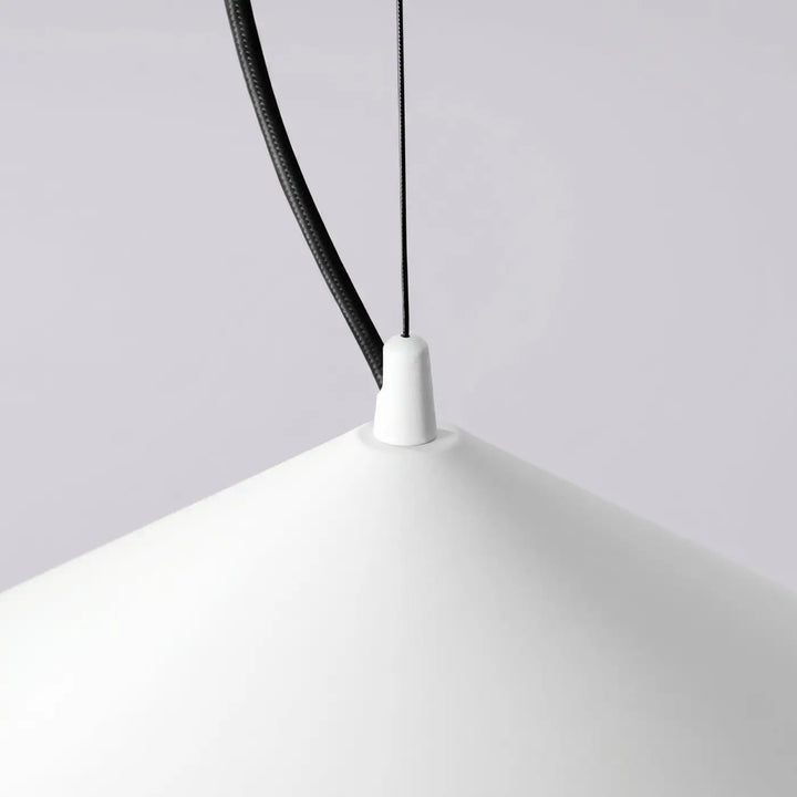 Suspension FINT blanc détail de la fixation de l'abat-jour