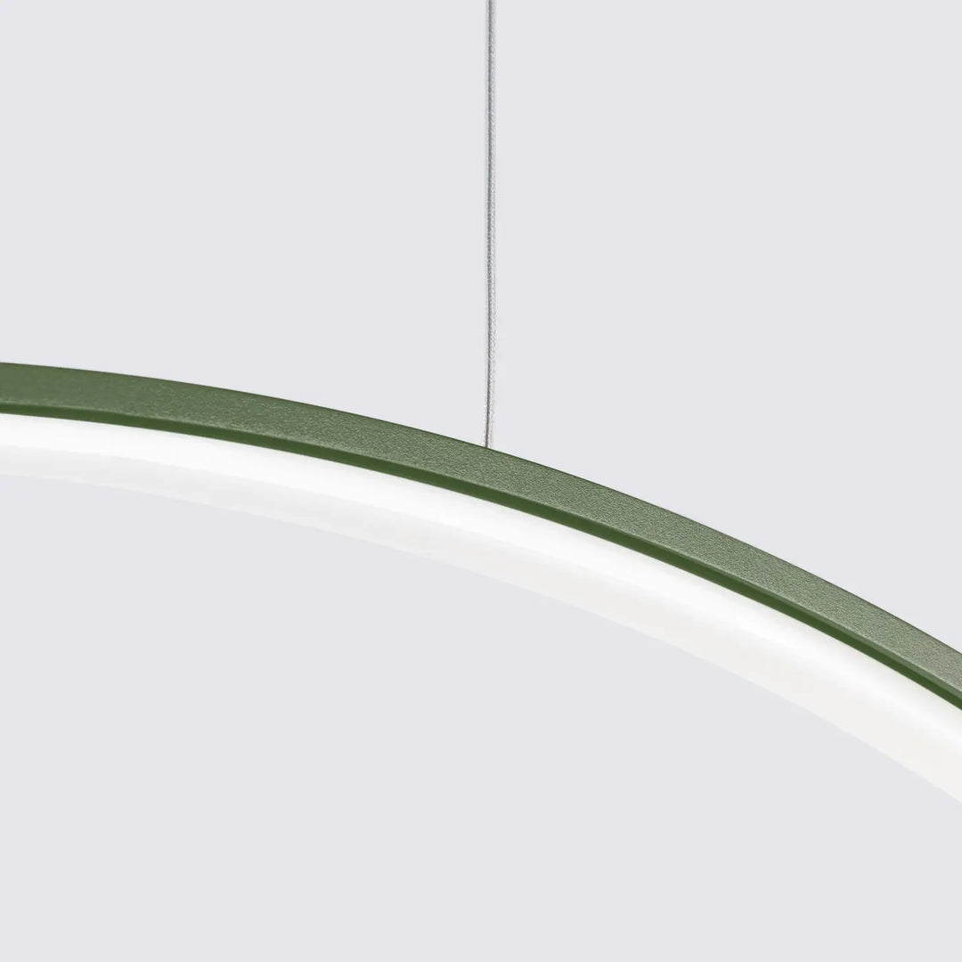 Suspension anneau RIO vert olive allumée, détail de l'anneau
